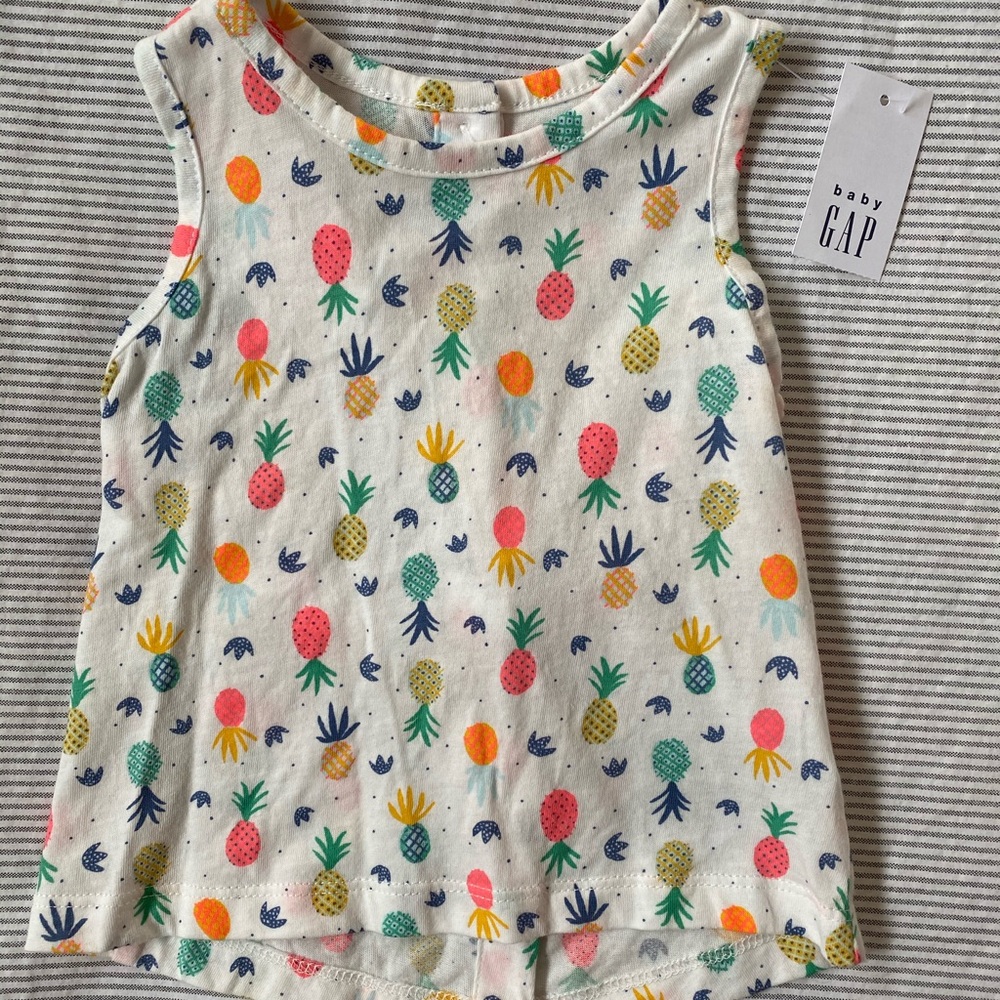 NWT babyGap Sleeveless Tulip-back Pineapple Top